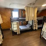Party Hostel - The Canmore Hotel Hostel